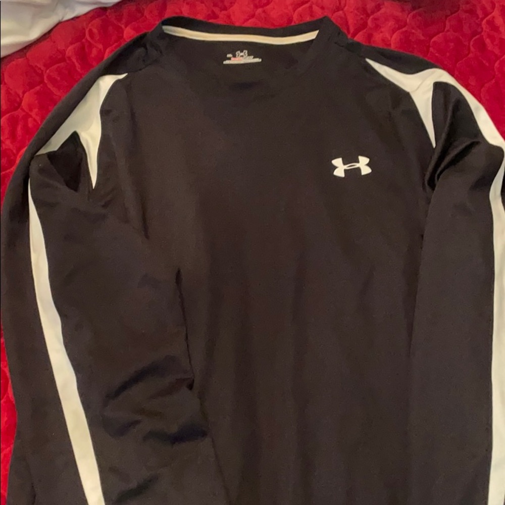 Long sleeve sports shirt